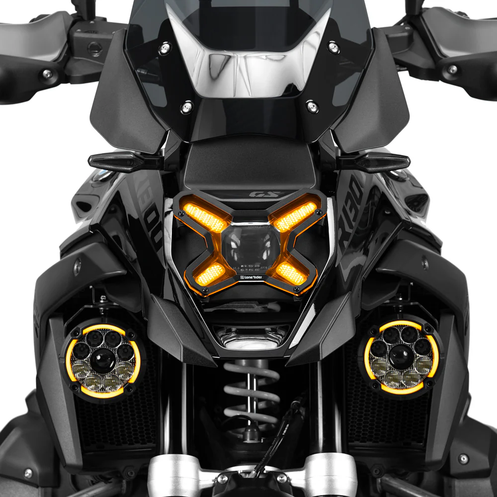Amber-front-on-bike-with-ignition-on.jpg.webp